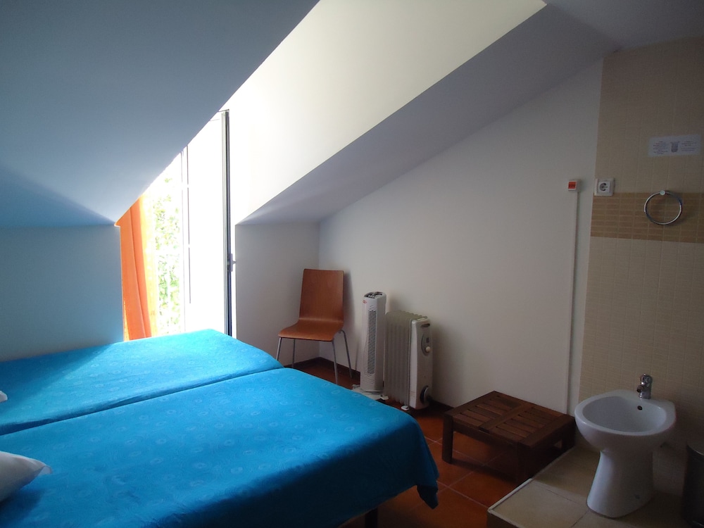غرفة بسريرين منفصلين بحمام مشترك، Hotel Pouso Dos Anjos 6/10