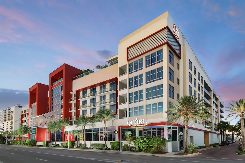 CH Luxury Condos & Studios On The Beach 12/50