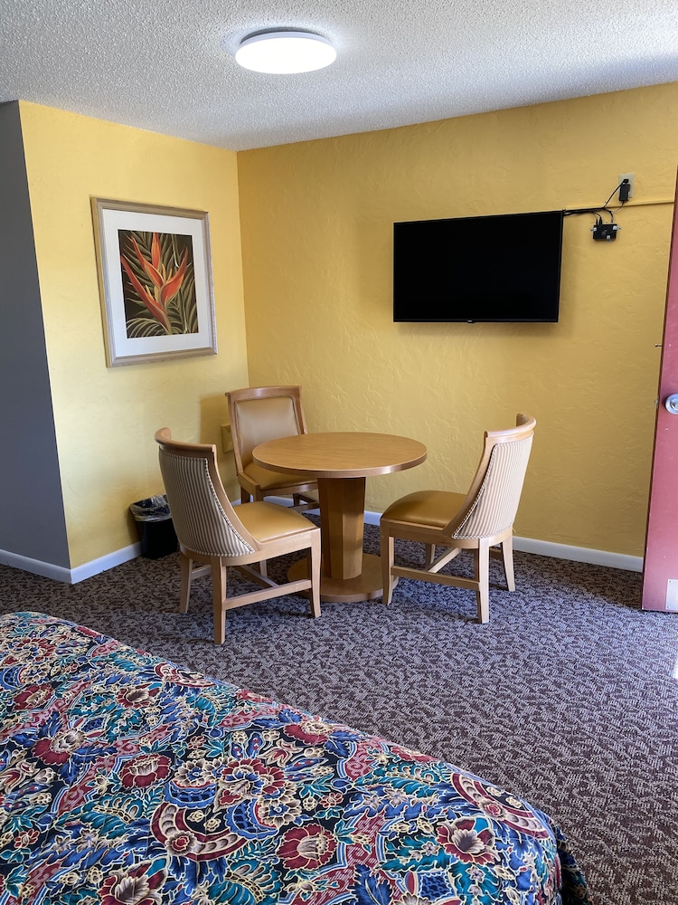 Dunes Inn 41/61