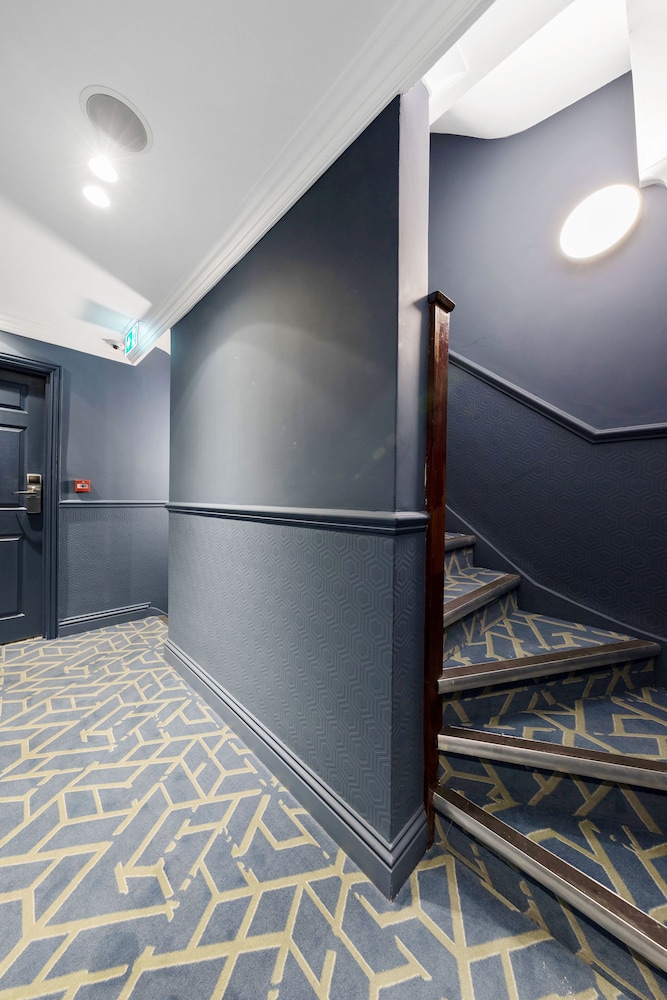 Commodore Hotel London 14/55
