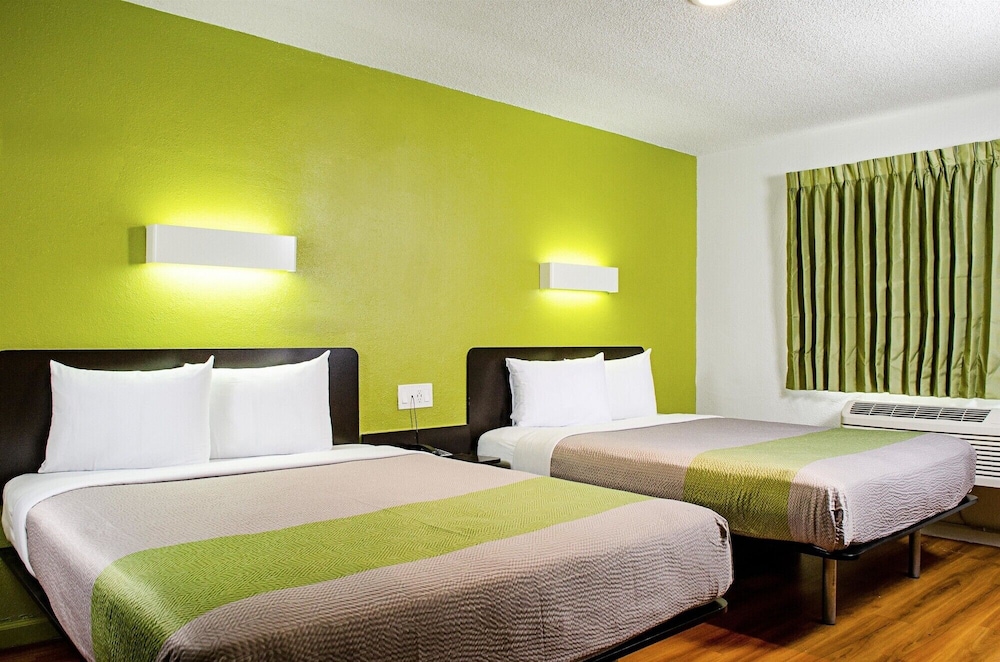 Motel6 Modesto, CA - Downtown 26/49