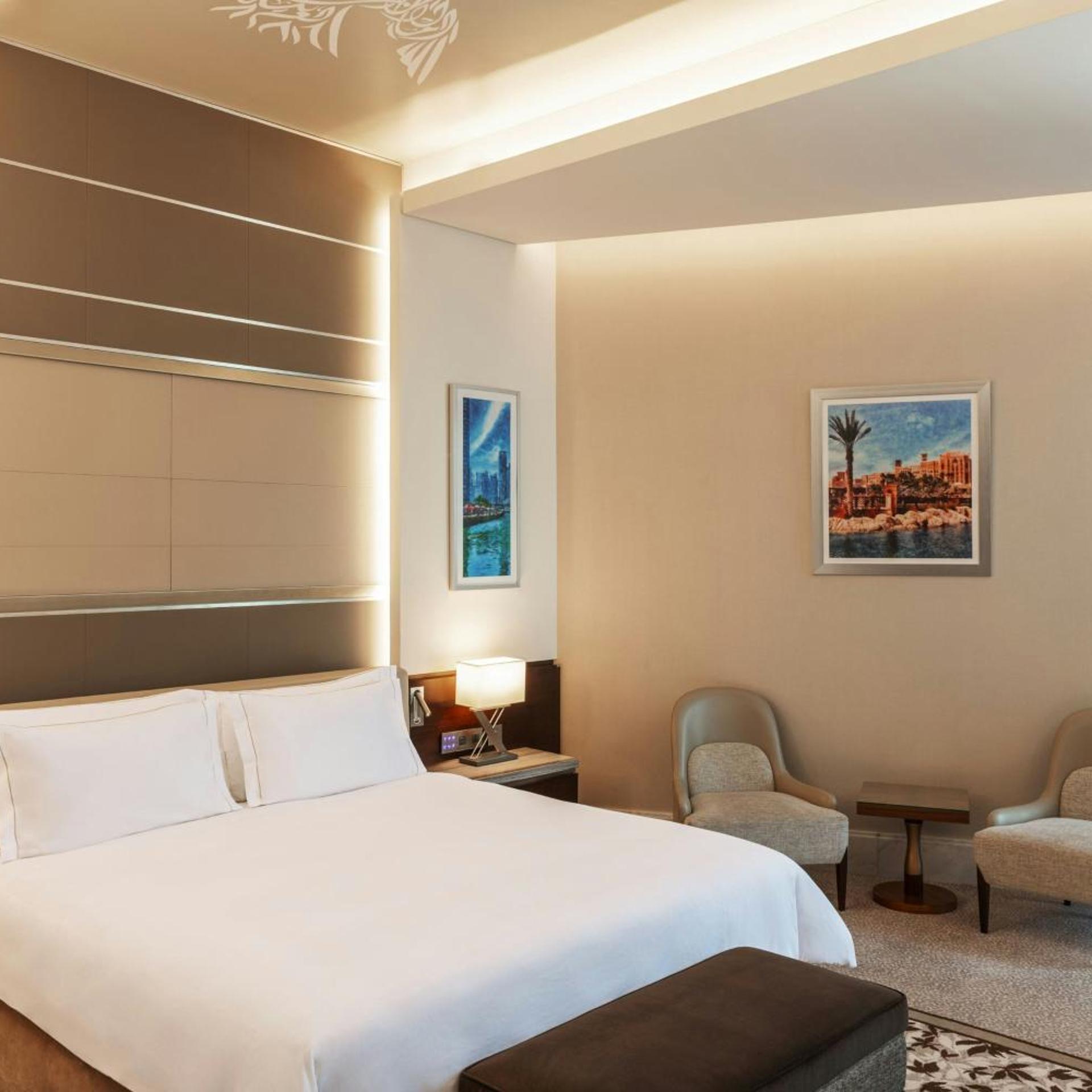 Room, King Bed, Bay View, Lounge Access, Club Floor