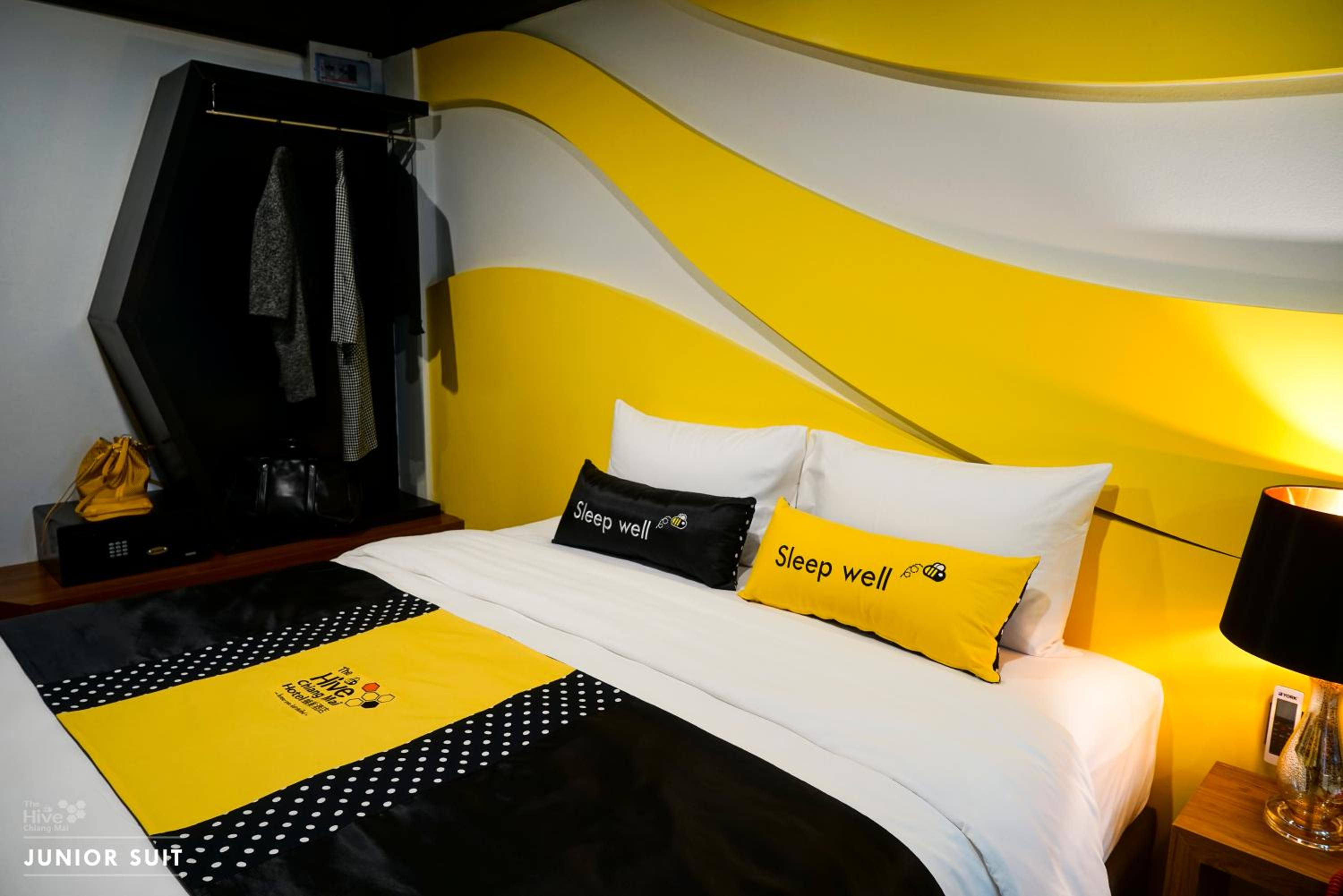ROOM, TRIPLE
