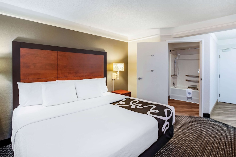 La Quinta Inn & Suites by Wyndham Houston Baytown East 20/47