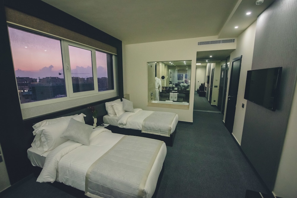 Louis V Hotel 13/68