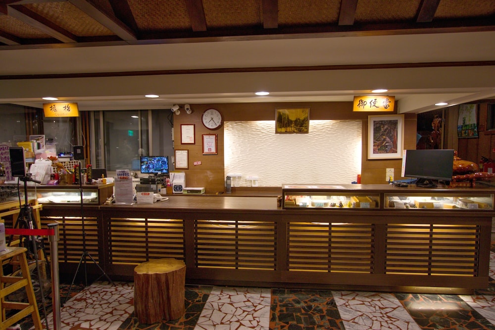 Fenchihu Hotel 15/25