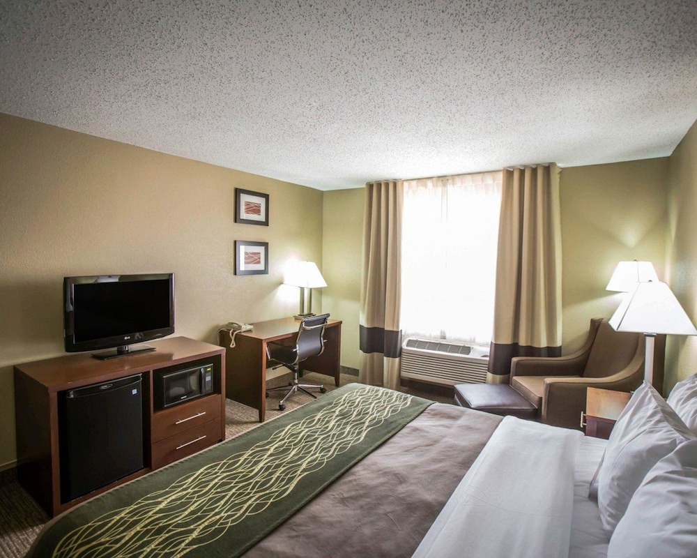 Comfort Inn Morris I-80 12/43