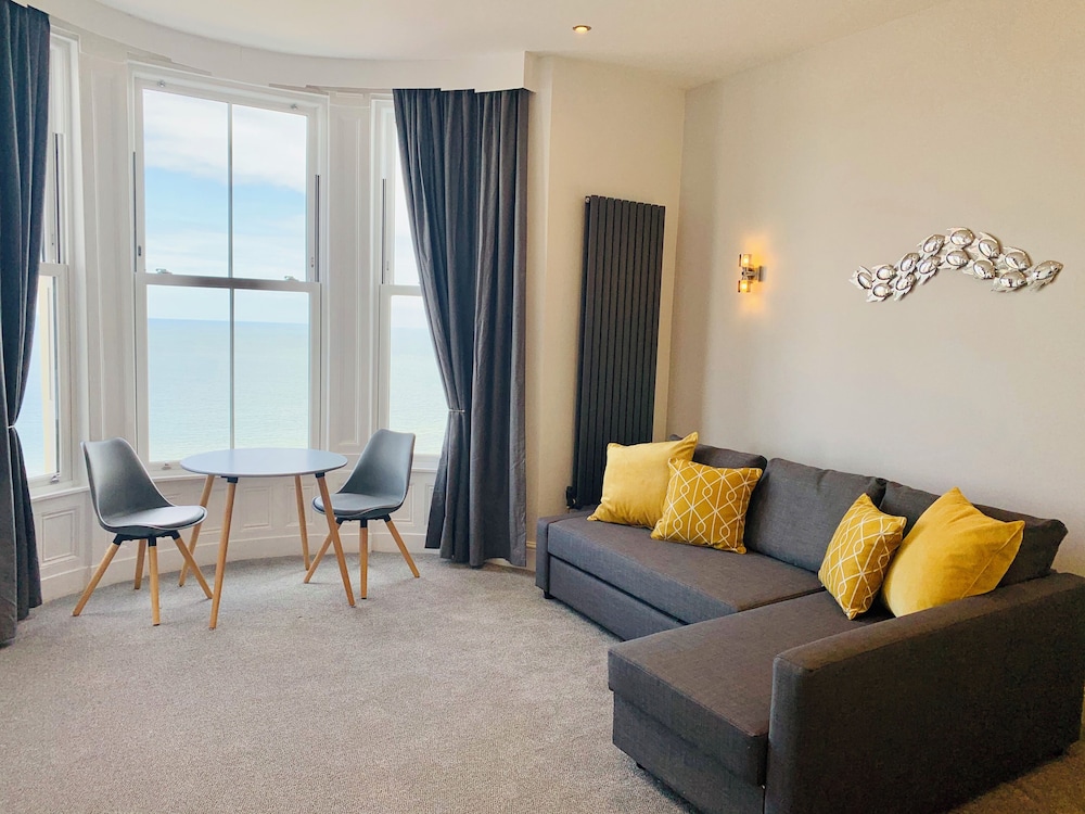 Marlborough Seafront Holiday Apartments 20/50