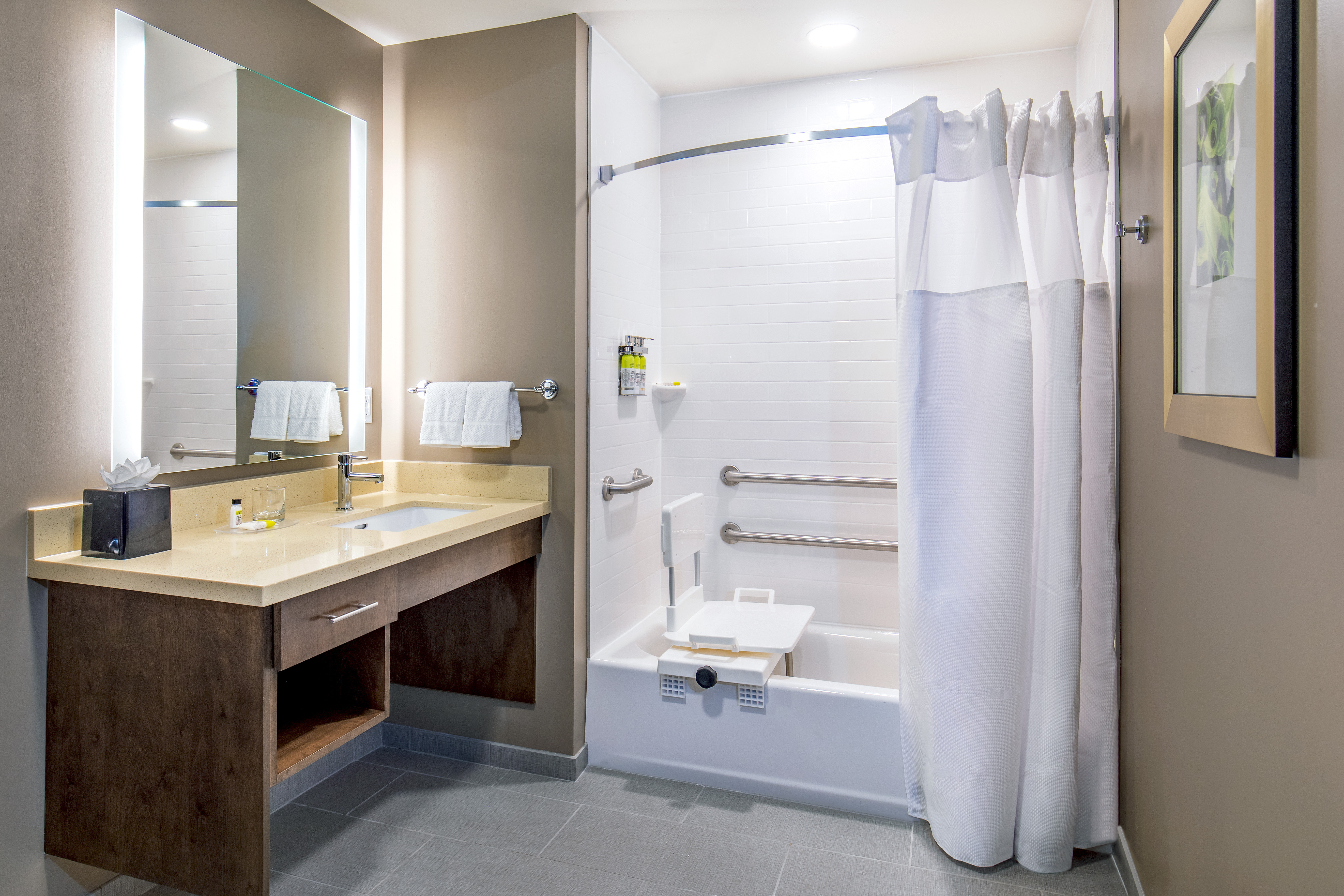 Staybridge Suites Charlottesville Airport 52/53