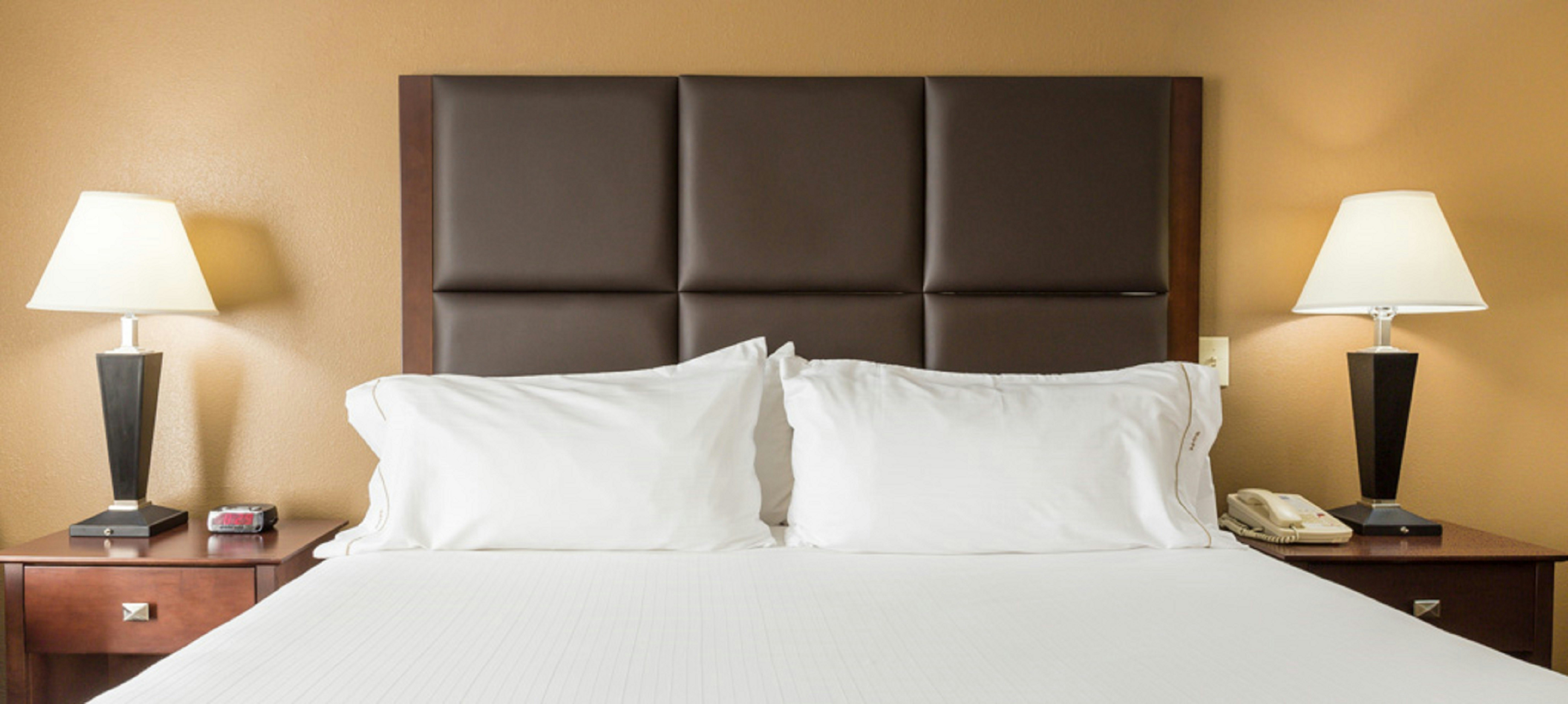 Holiday Inn Express Suites Hinesville East Fort Stewart 20/50