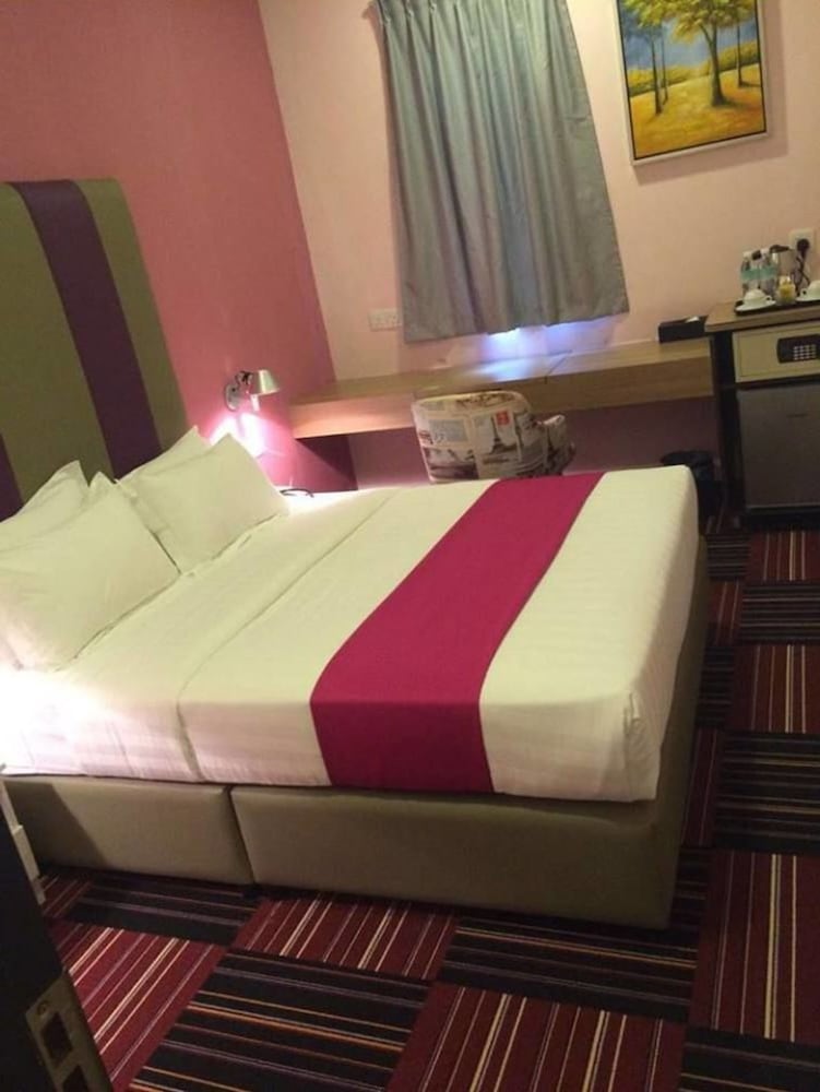 Smurf Inn Homestay 23/77