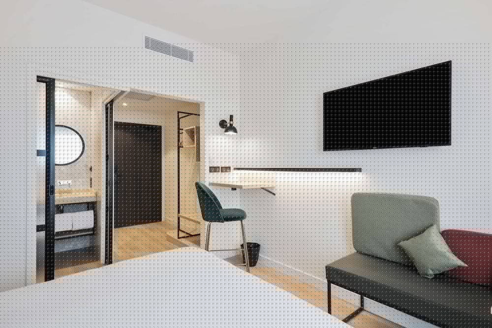 Campanile Smart Lyon Est Bron 29/46
