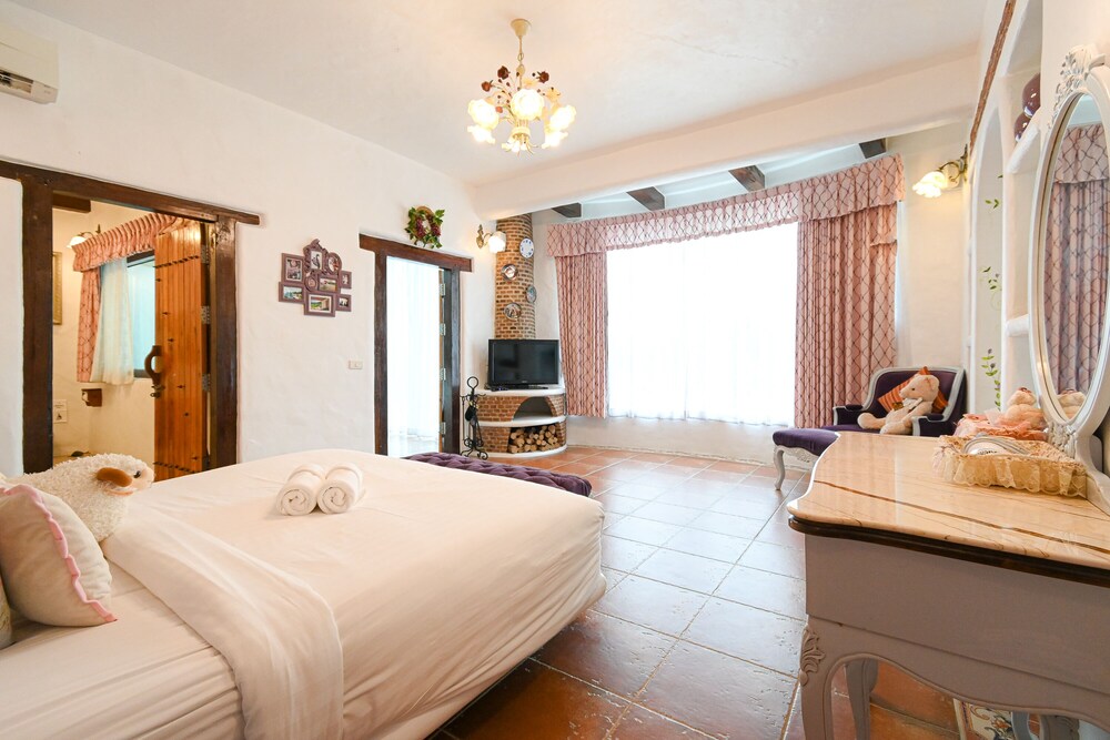 Swiss Valley Hip Resort Ratchaburi 9/50