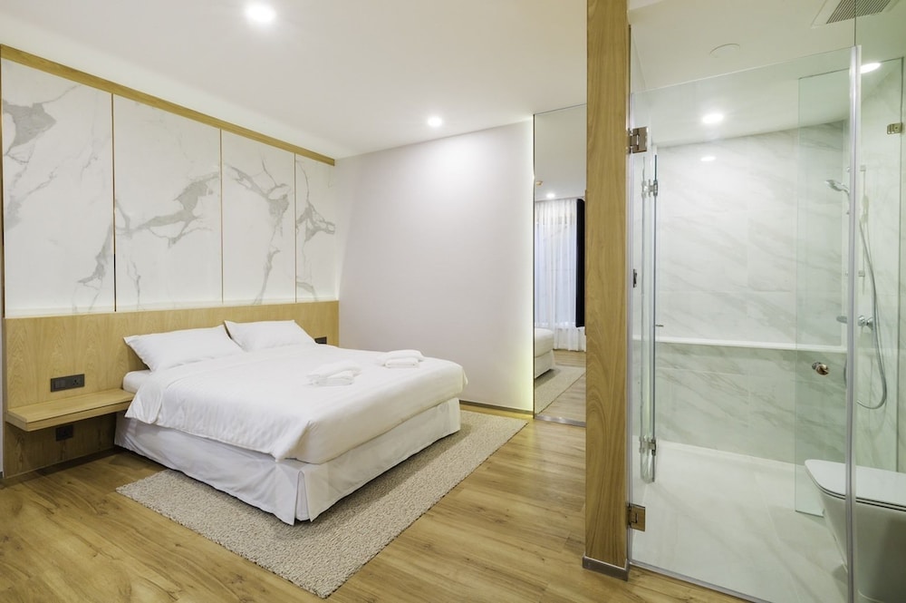 Artino Hotel 8/16