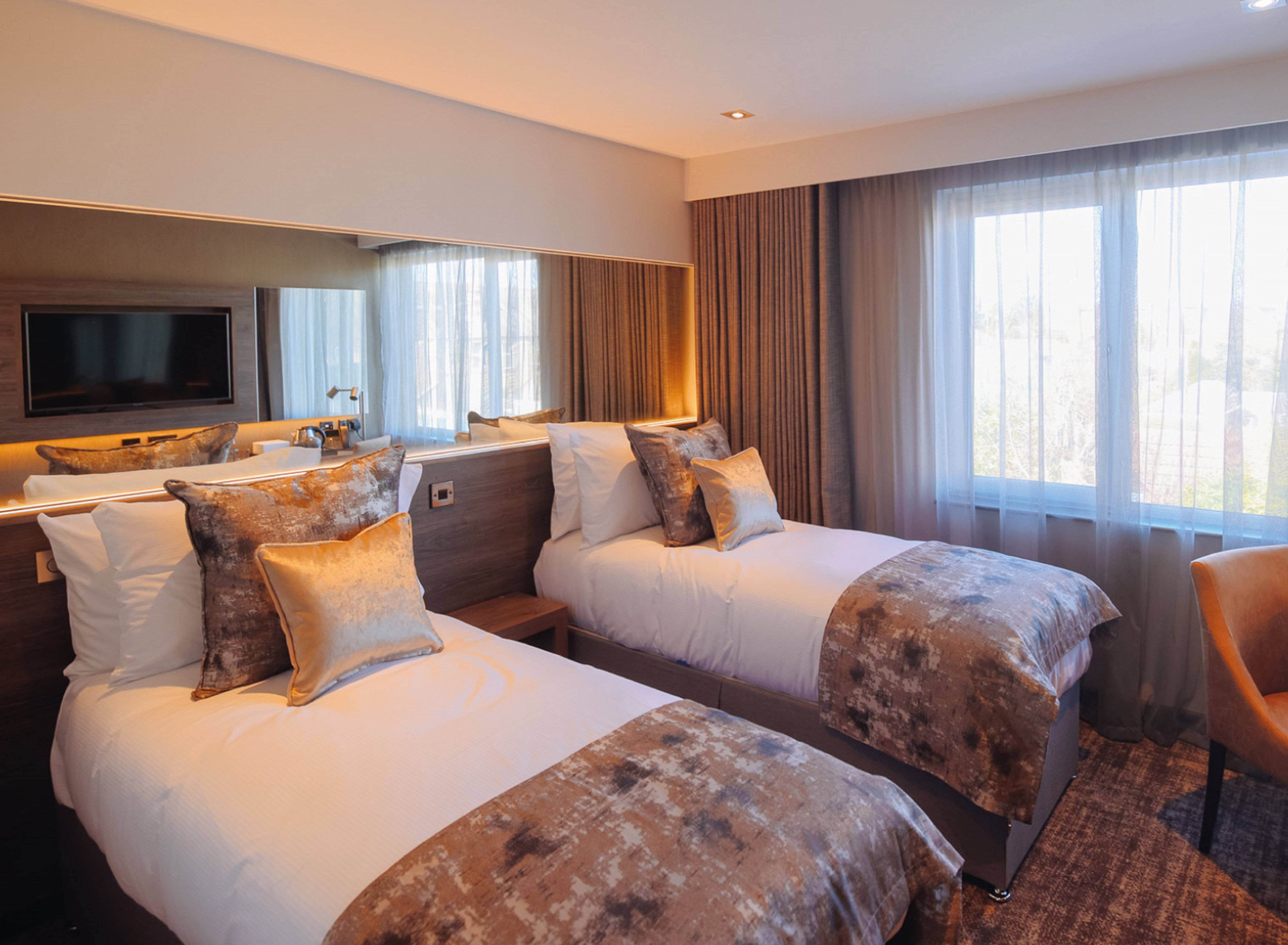 Redhurst Hotel 13/62