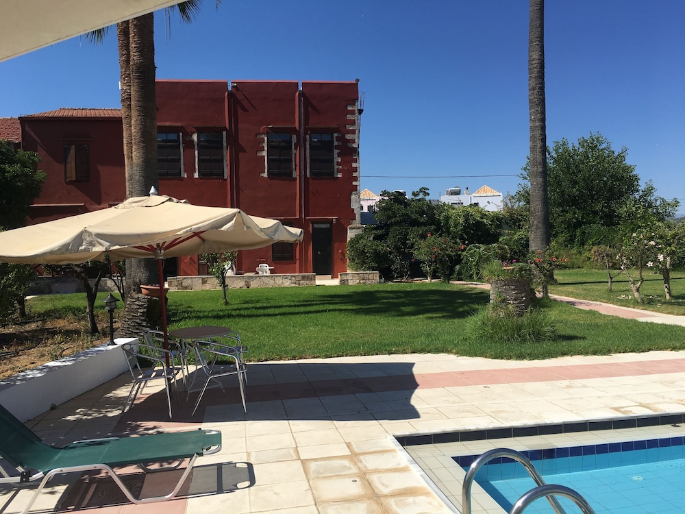 Oasis Guesthouse 31/35