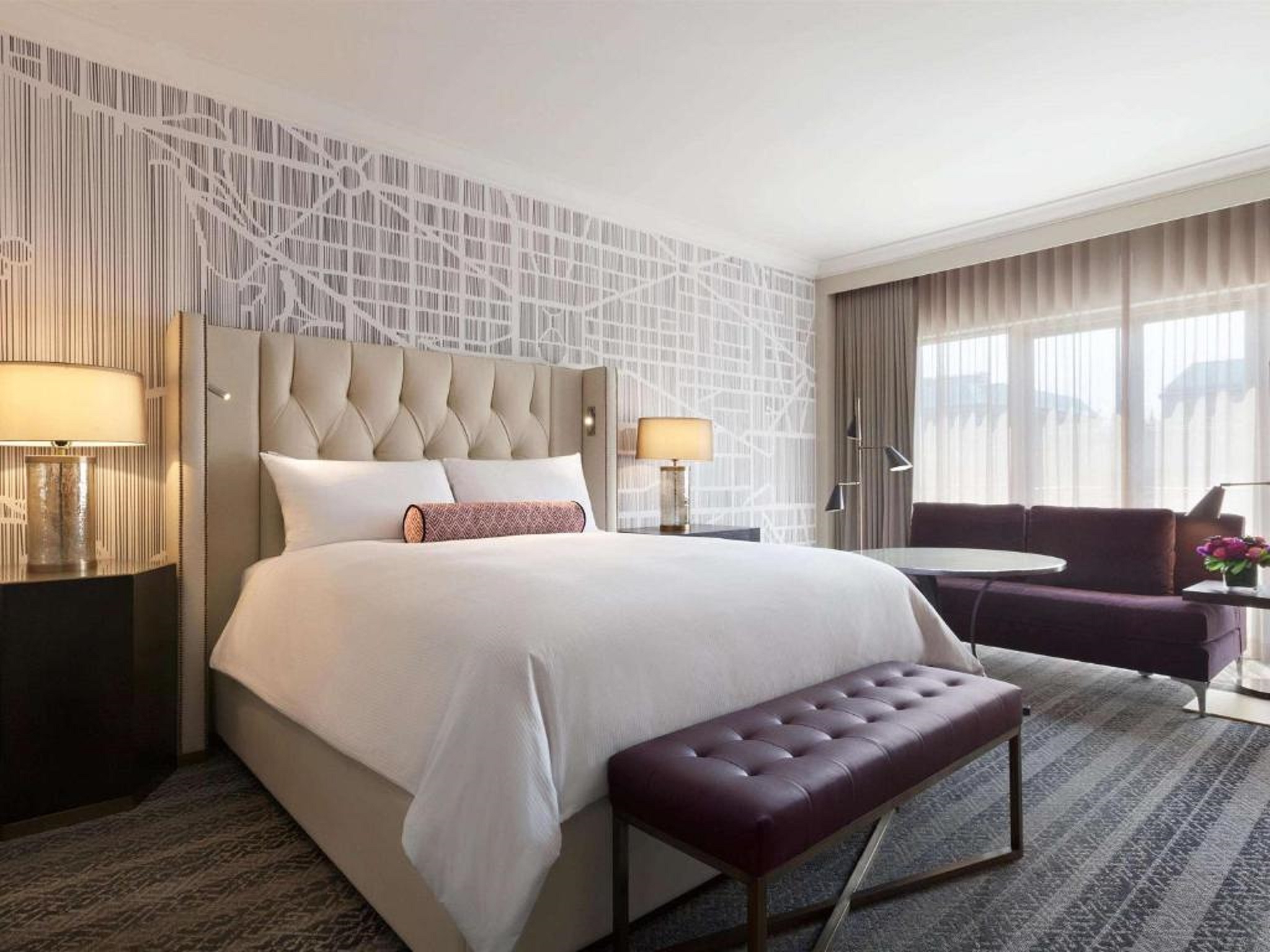 CAPITAL, SUITE, KING BED, CORNER