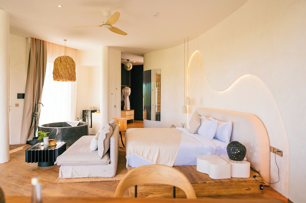 Sunrise, Suite, King Bed