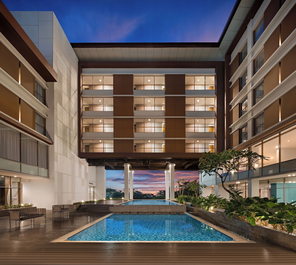 Mercure Padang 30/52