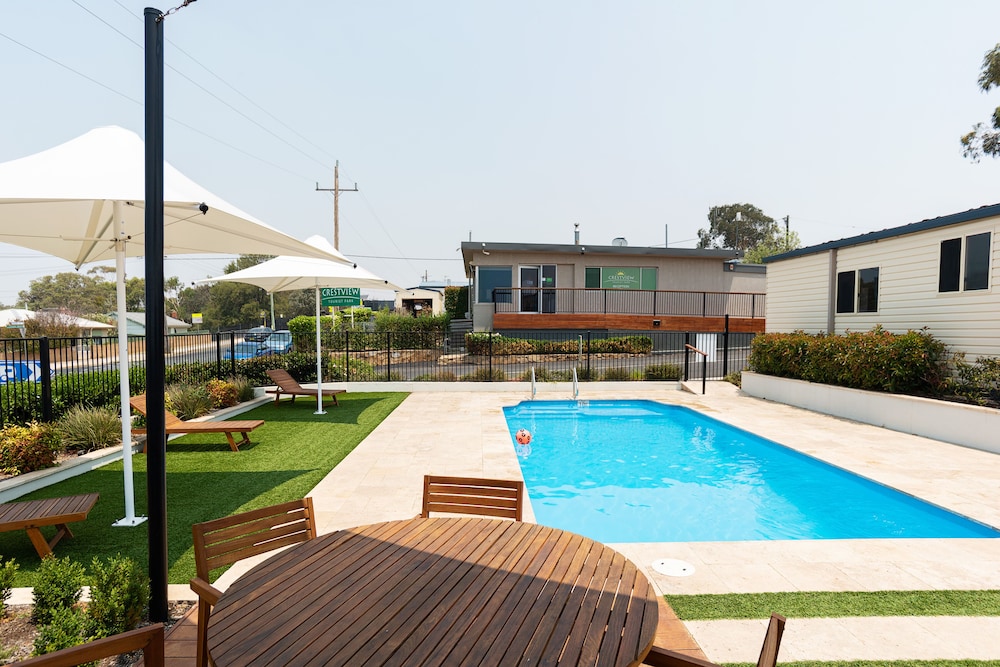 Crestview Tourist Park 69/74