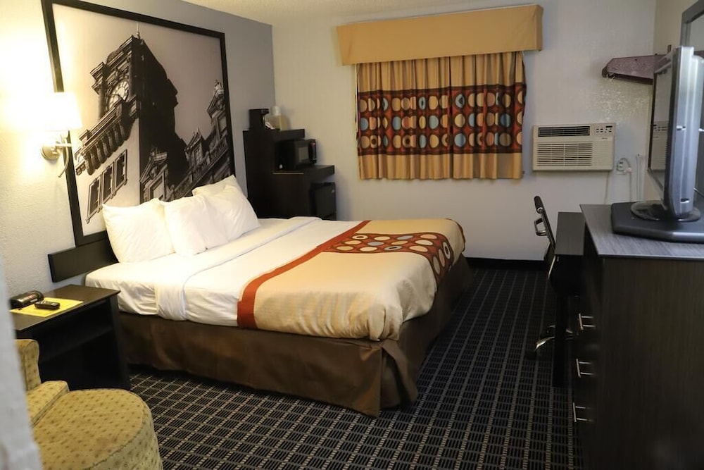 Super 8 by Wyndham Richmond Airport VA 11/19