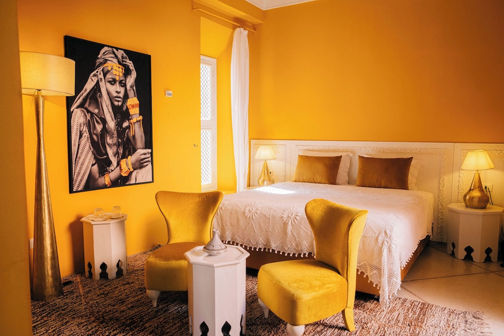 DELUXE, TERRACE