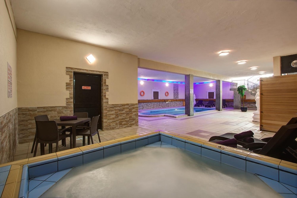 Canifor Hotel 26/44