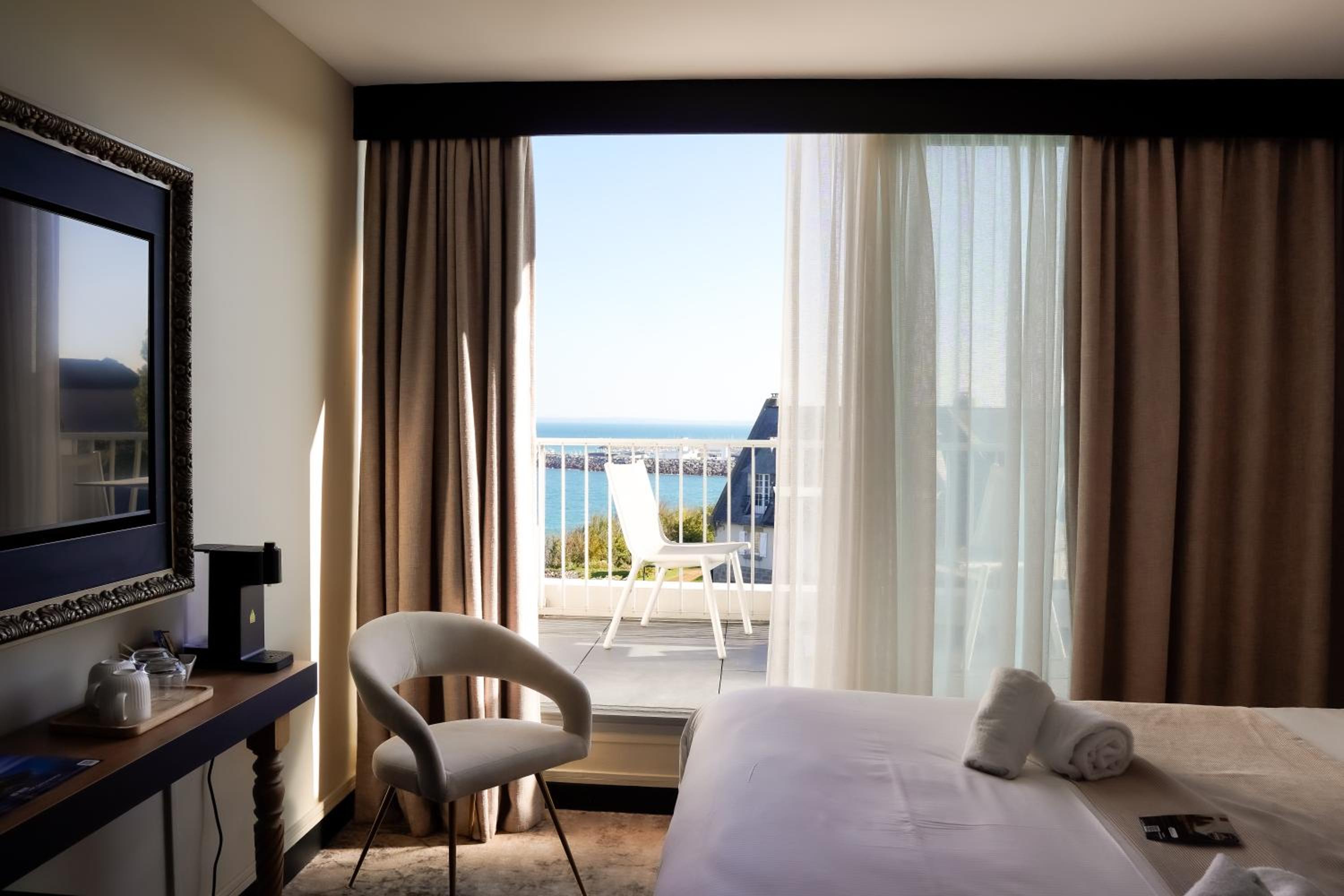 Comfort, Double Bed, Lateral Side Sea View, Terrace