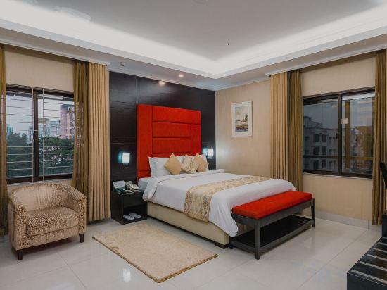 Super, Deluxe, Queen Bed