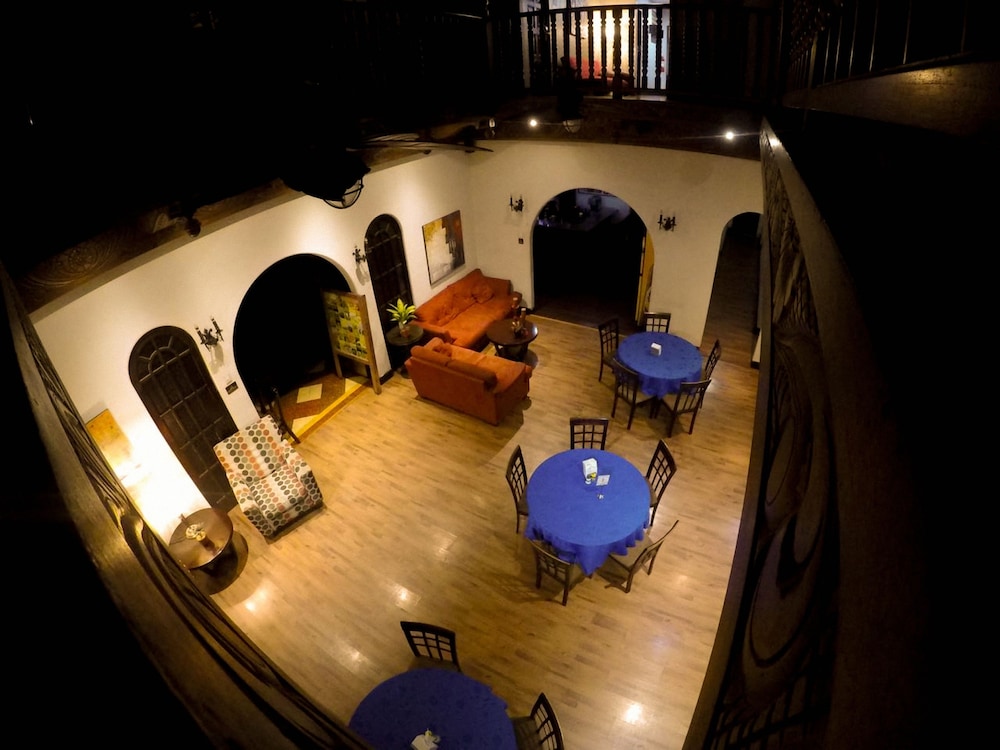 Hostel Casa Colon 66/70