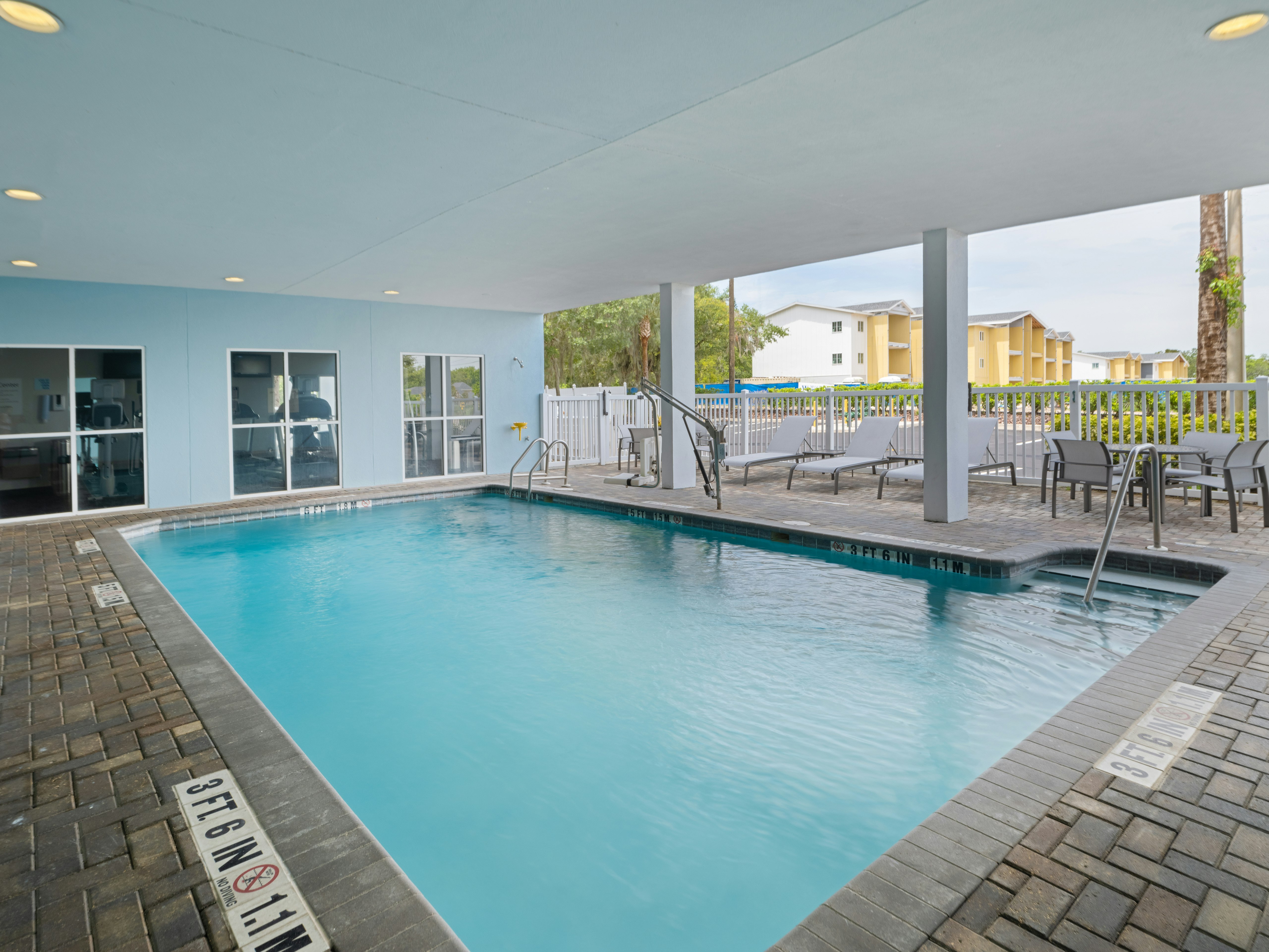Holiday Inn Express Hotel And Suites Lakeland North I 4 26/46