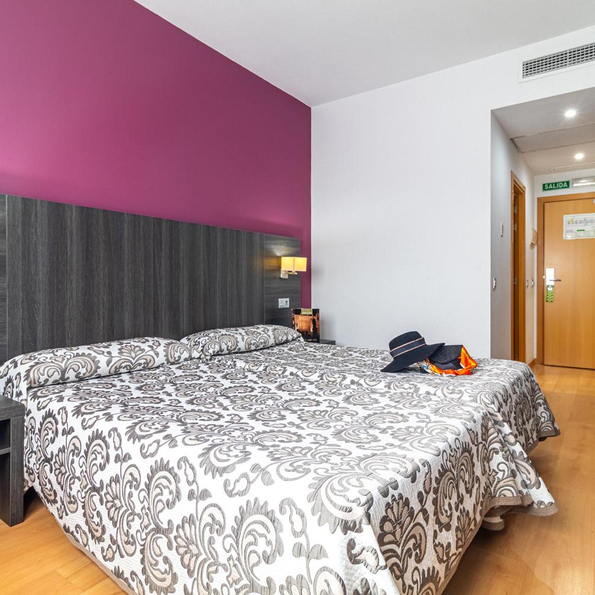 Hotel Abades Via Norte 13/30