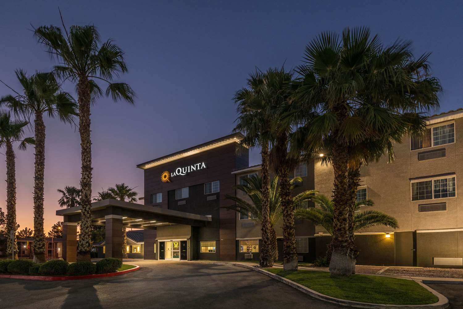 La Quinta Inn and Suites by Wyndham Las Vegas Nellis 11/11