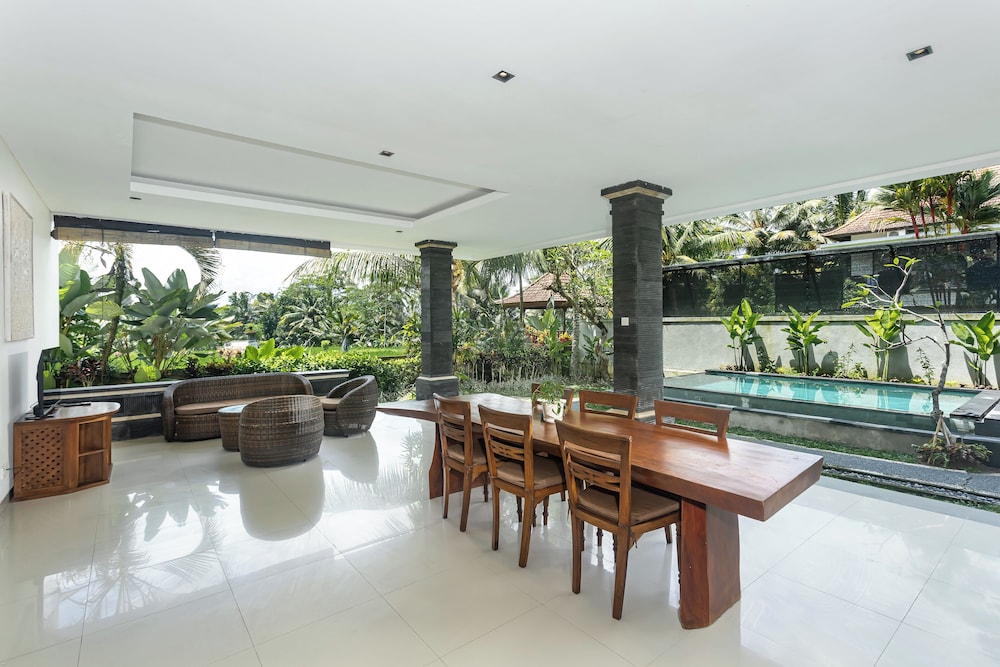Meng Bengil Villa 54/69