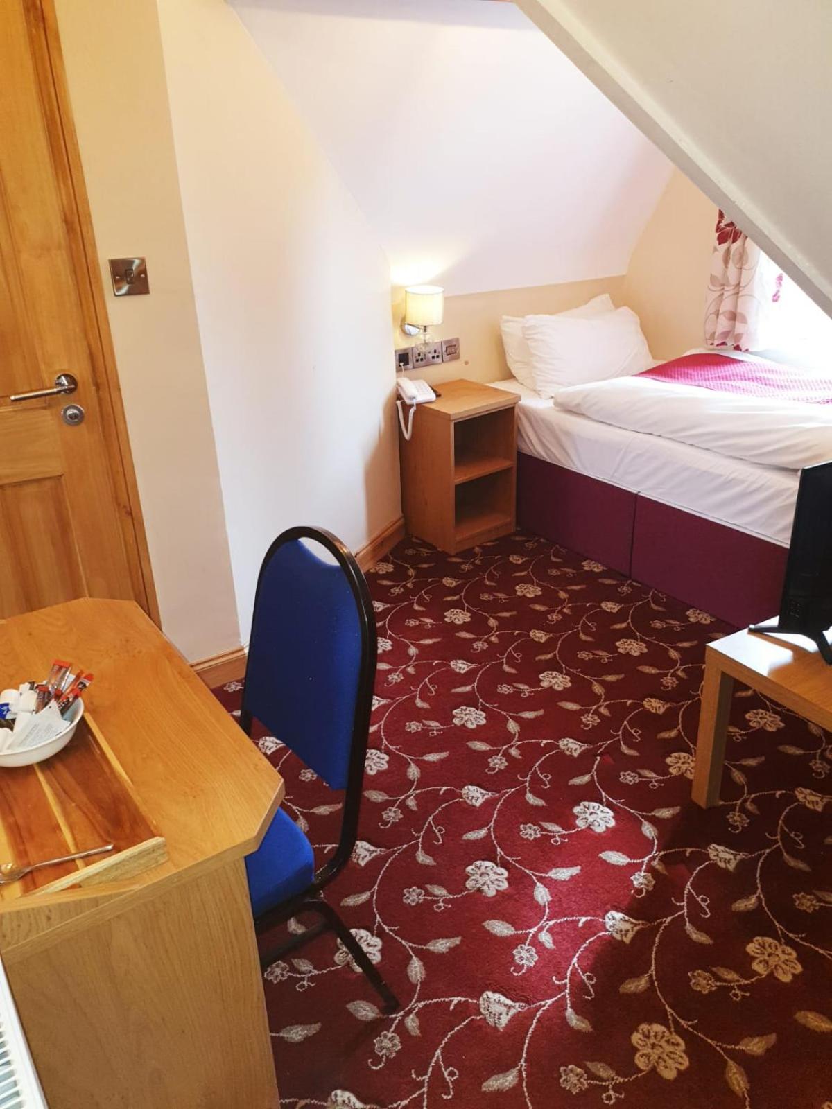 Edgerton Hotel 32/48