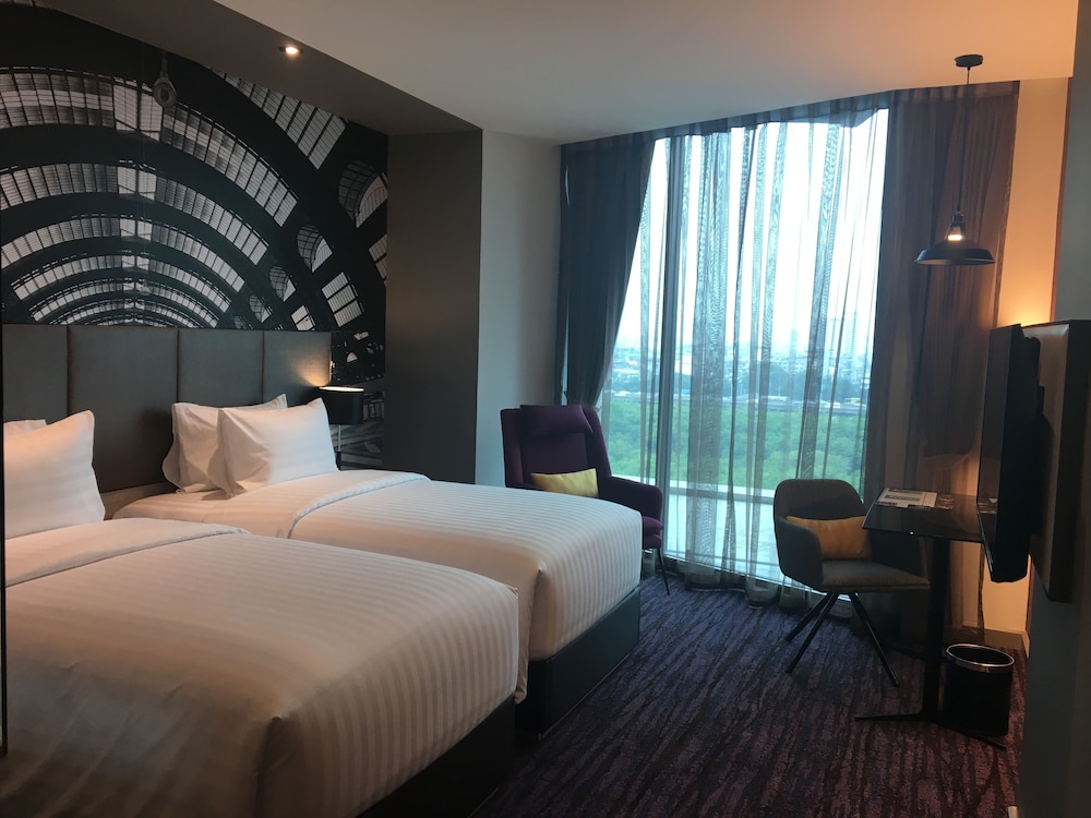 Mercure Bangkok Makkasan 20/79