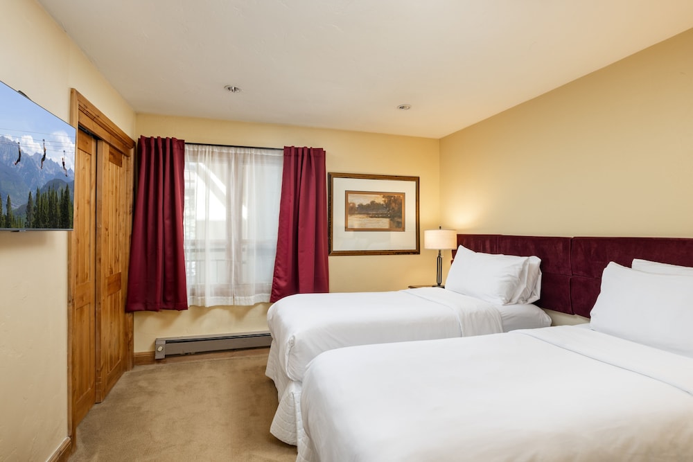 Condo, Premier, King and Twin Beds