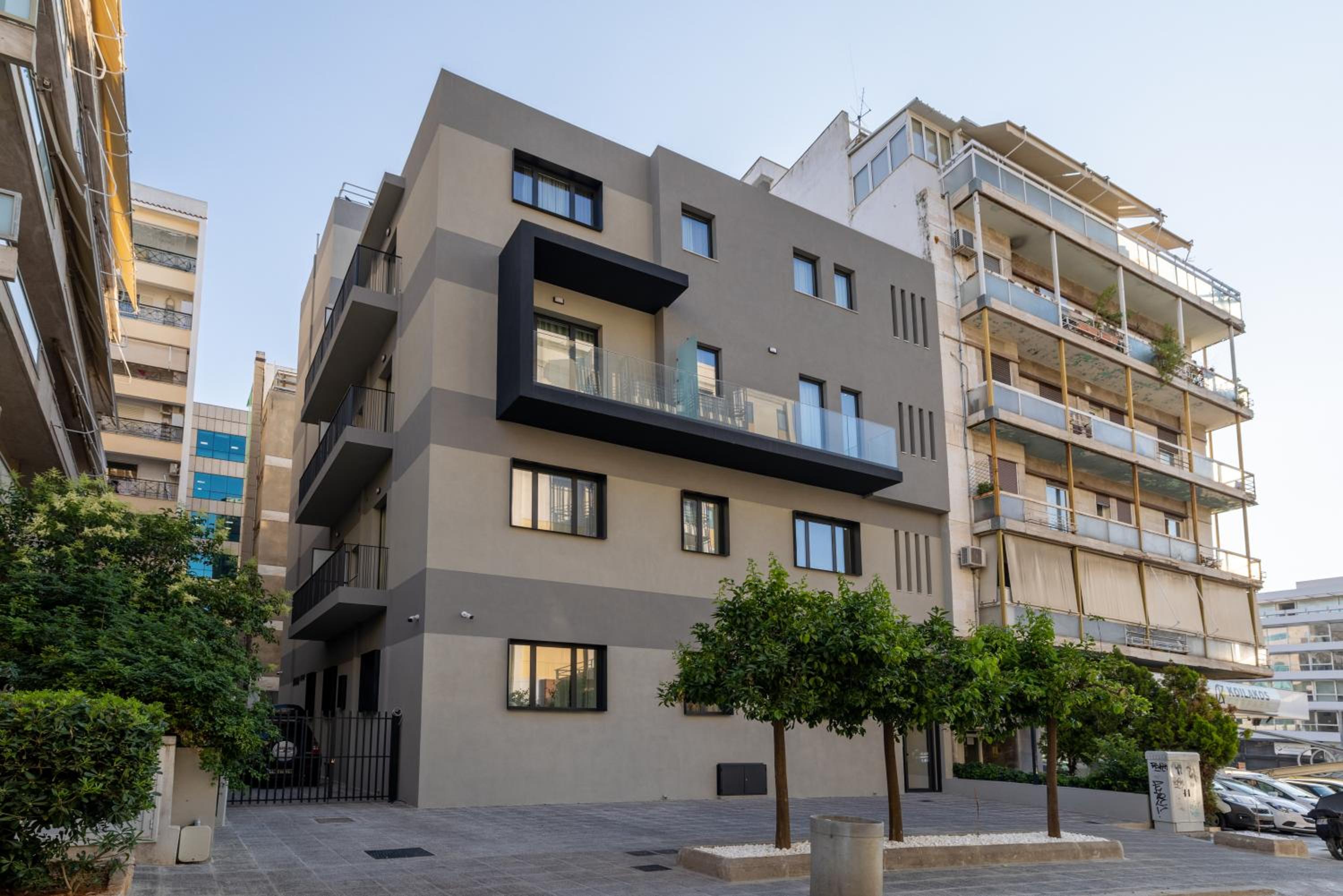 Earos Urban Living 2/23