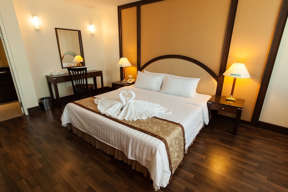 New Season Hotel 13/46