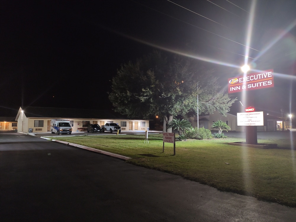 Executive Inn Hebbronville 35/43