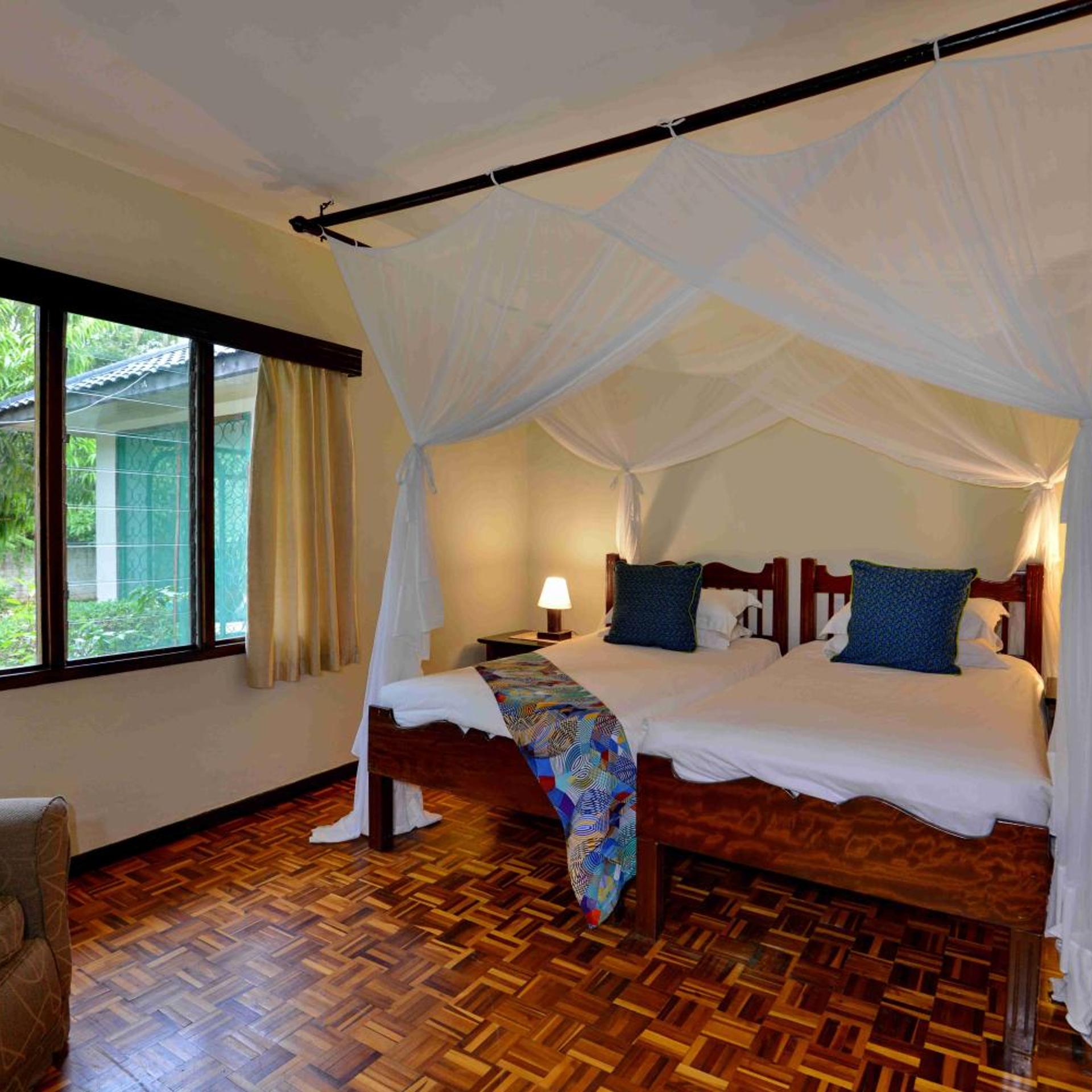4 Bedrooms, House