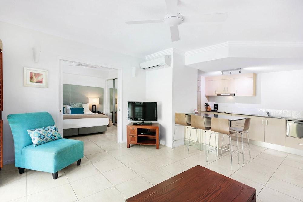 Mantra Aqueous Port Douglas 42/62