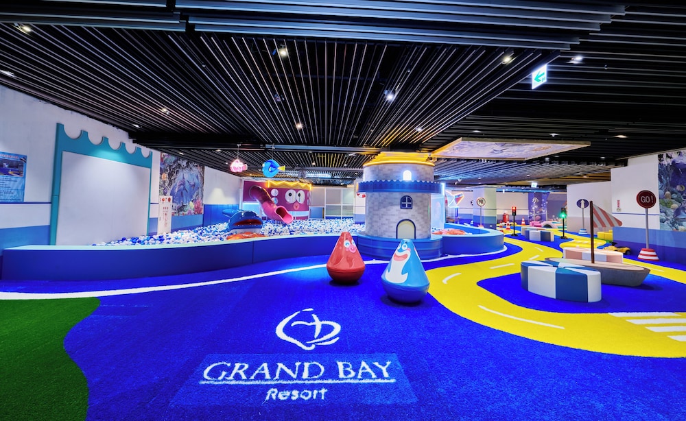 Grand Bay Resort 62/70