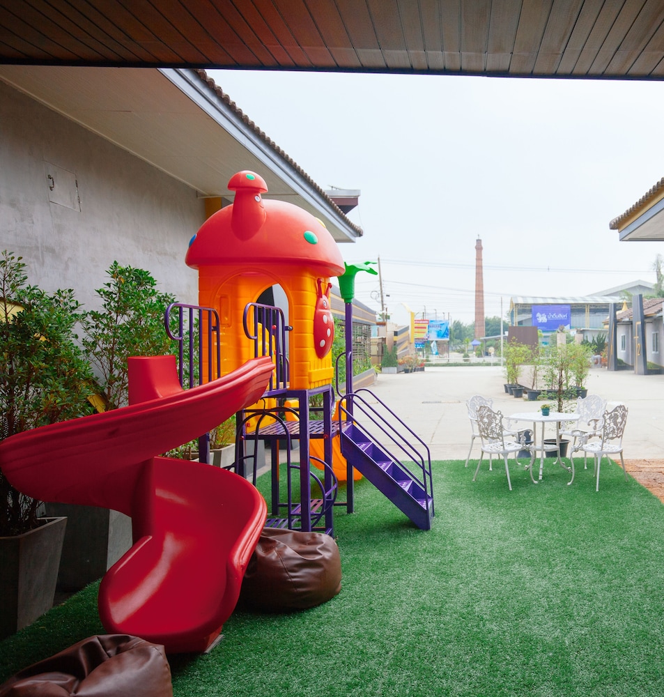 Golden House Hotel Sakaeo 37/50