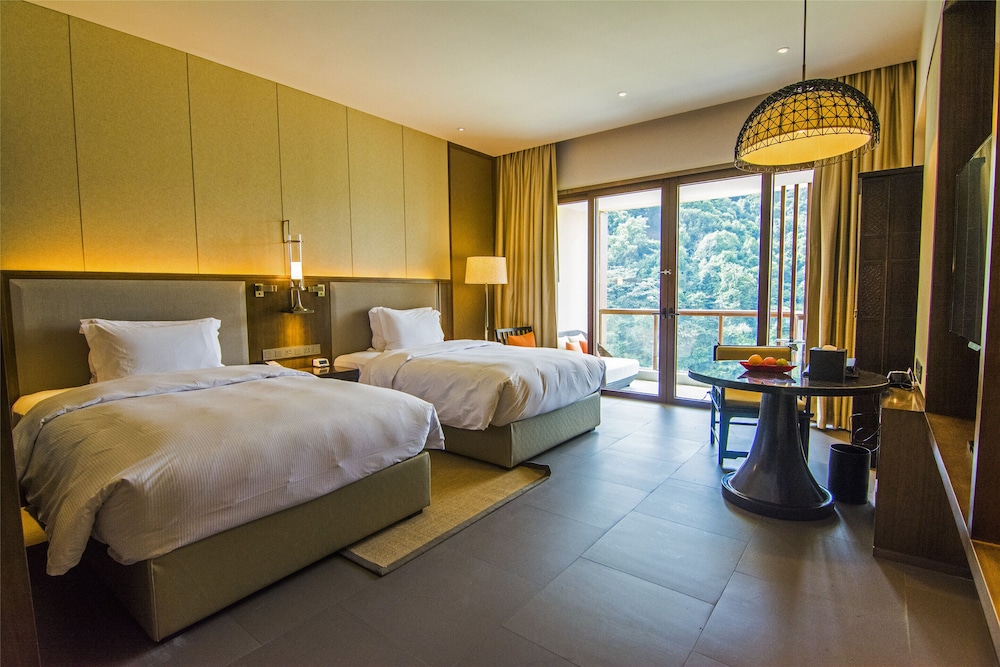 Room, Twin Beds, Mountain or River View, Bay View, Hot Tub, Bathtub