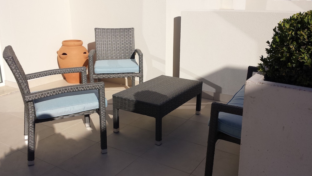 19 Summer Suites 34/60