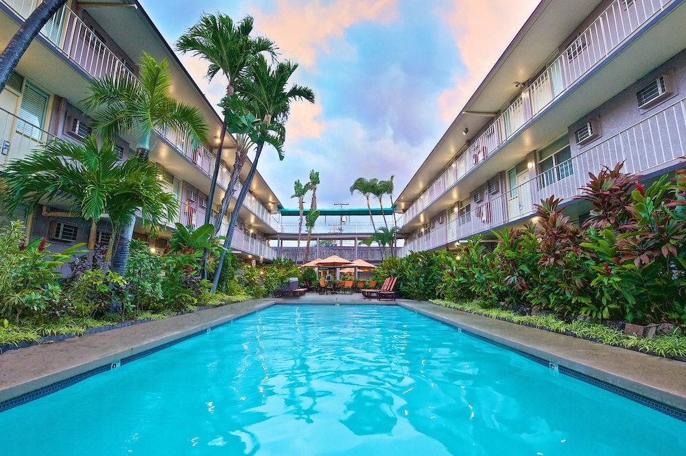 Pacific Marina Inn 7/53