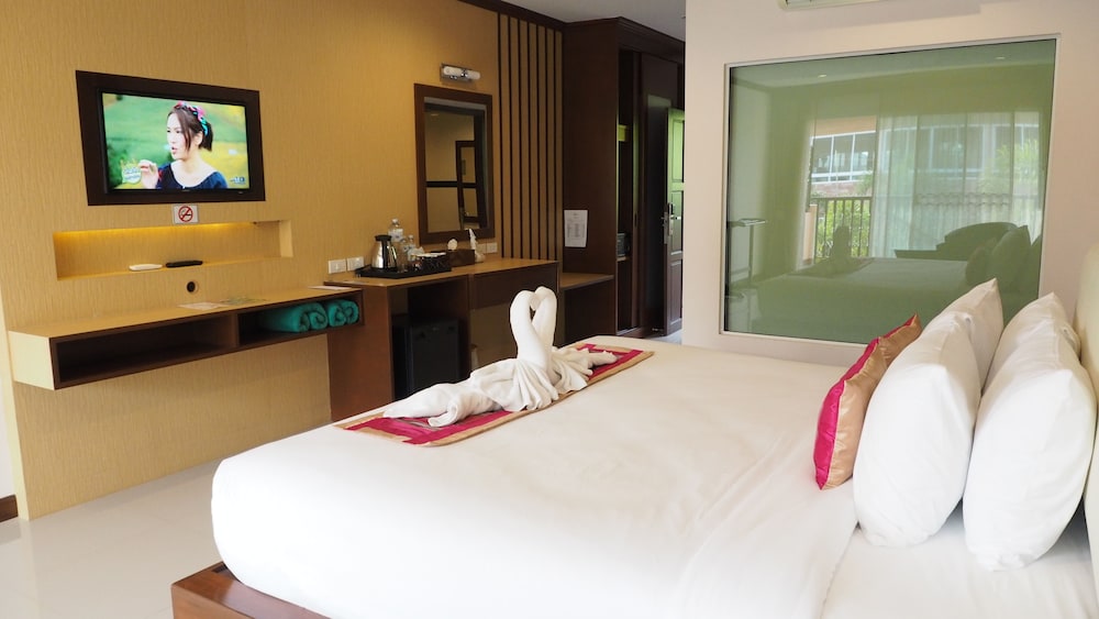 Chivatara Resort And Bangtao Beach Resort Phuket 28/66