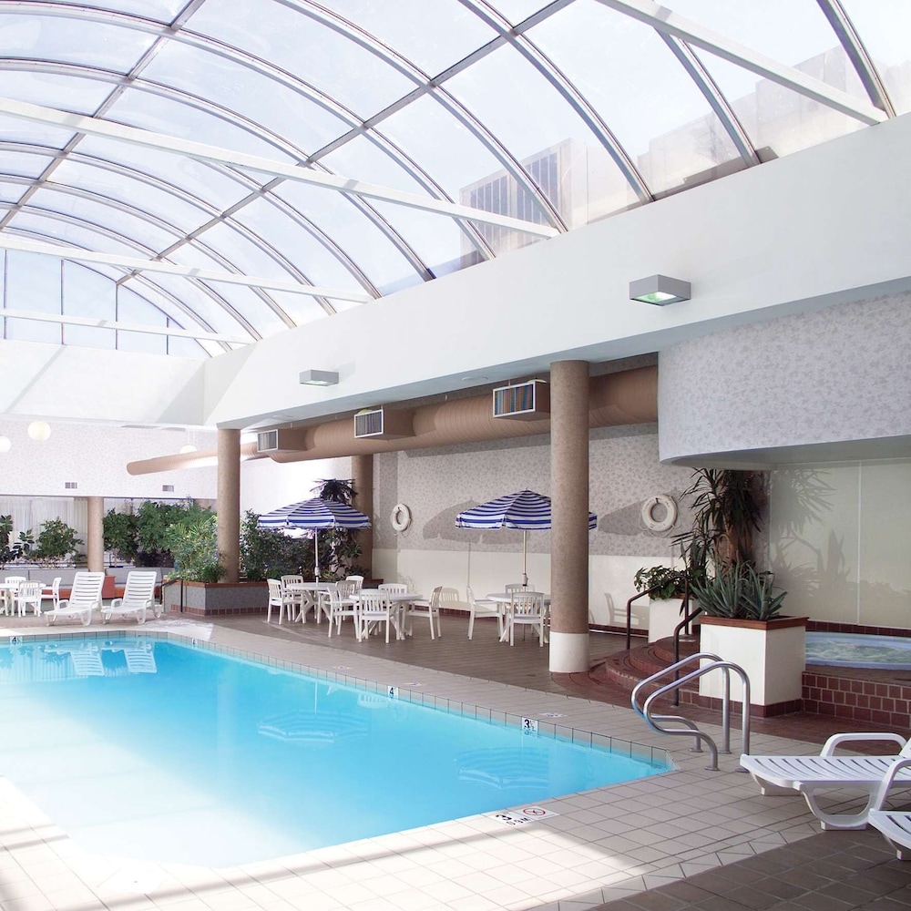 Radisson Hotel Bismarck 4/44