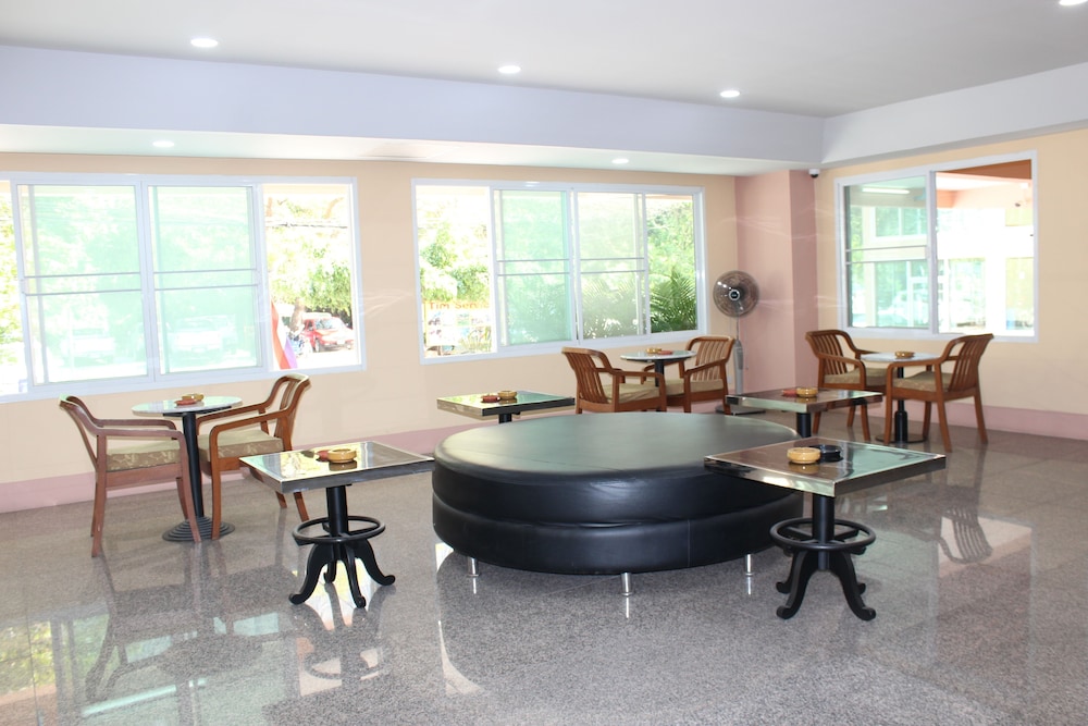 A.A. Pattaya Golden Beach Hotel 35/43